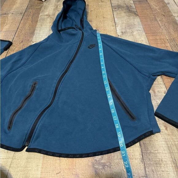 Nike Tech Butterfly Women's Hoodie Size Medium  (617358-483) Teal Blue Green - Picture 7 of 16